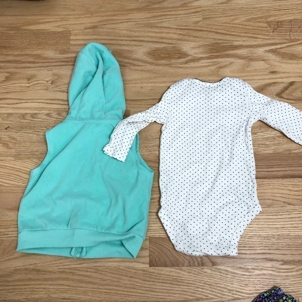 Carter’s 9 month Outfit Bundle Llama Fair Isle Baby Girl Vest Fleece